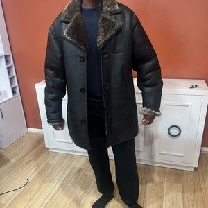 Mens genuine shearling winter coat. Fur leather